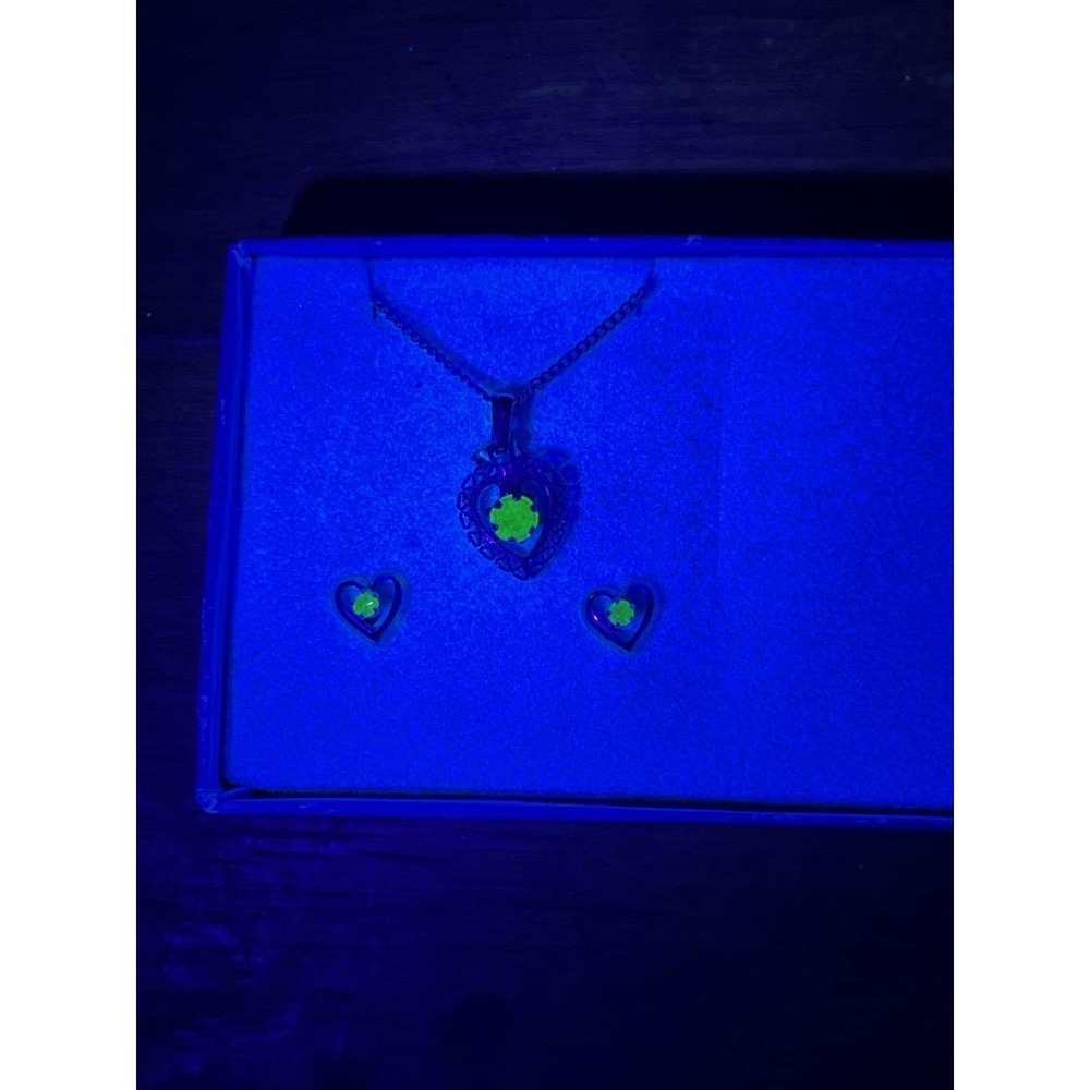 Vtg Uranium Glass Jewelry Set 2 Studs 1 Necklace IOB Heart Goldtone Green Funky